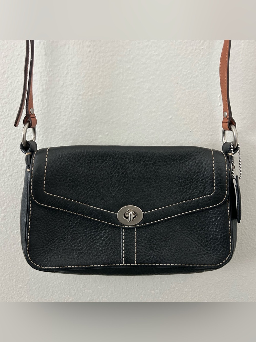 Vintage Coach Black Pebbled Leather Turnlock Flap Crossbody Bag Small Classic